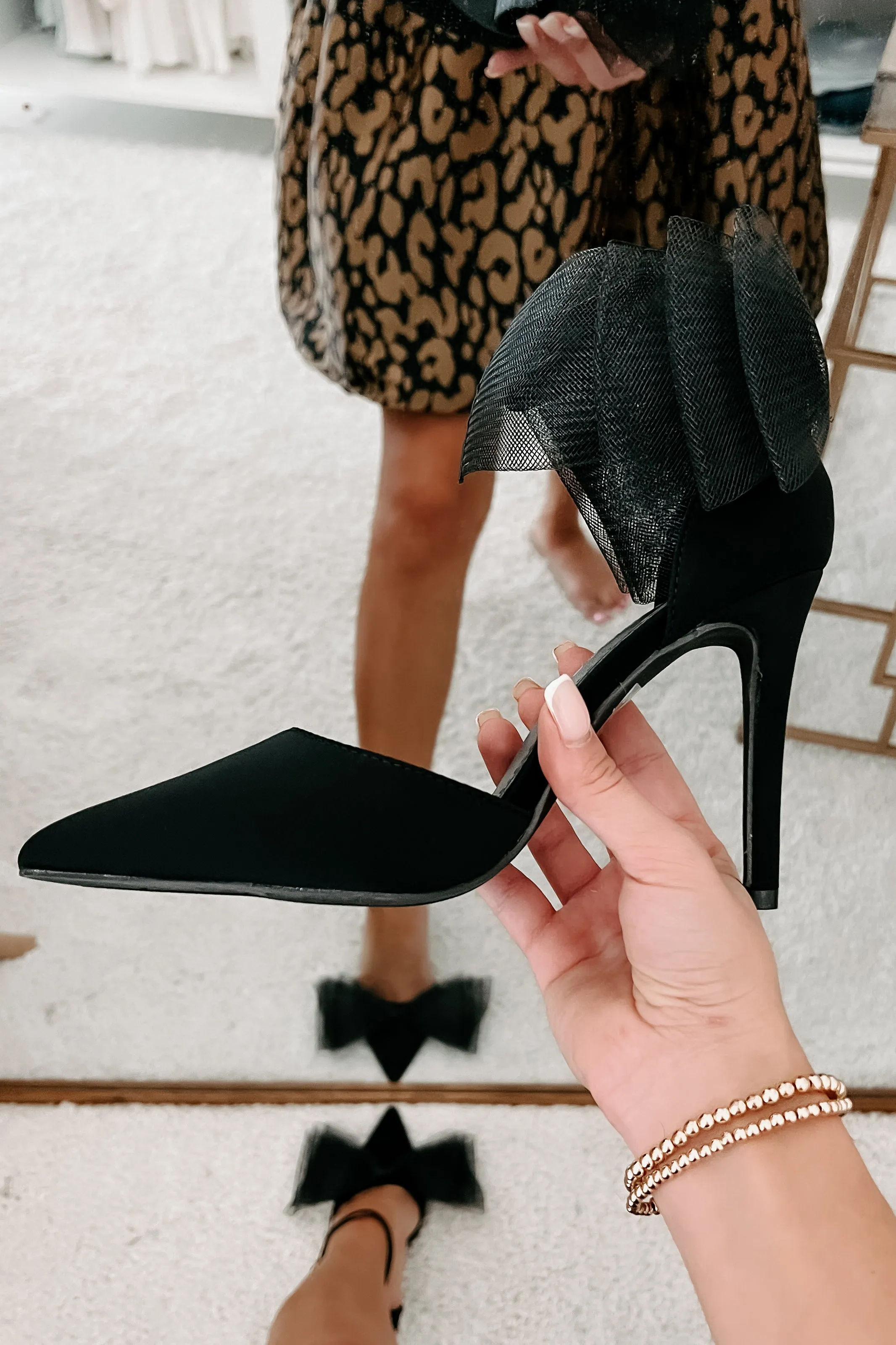 Mis-Matched Magic Bow Detailed Heels (Black)