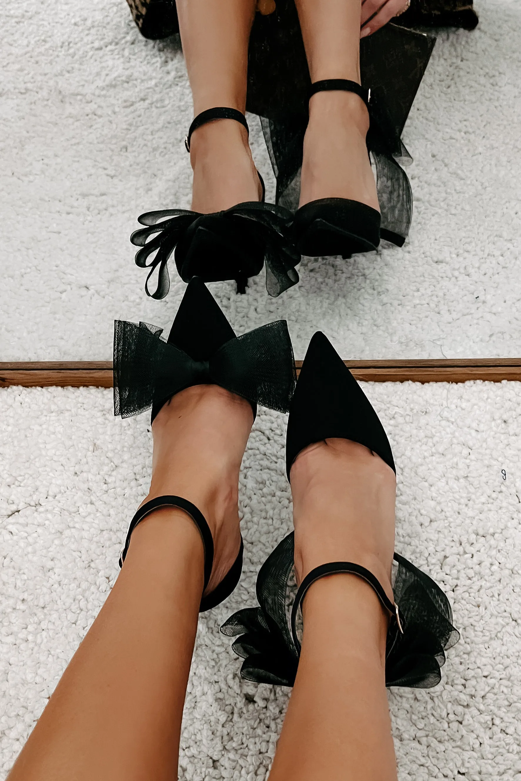 Mis-Matched Magic Bow Detailed Heels (Black)