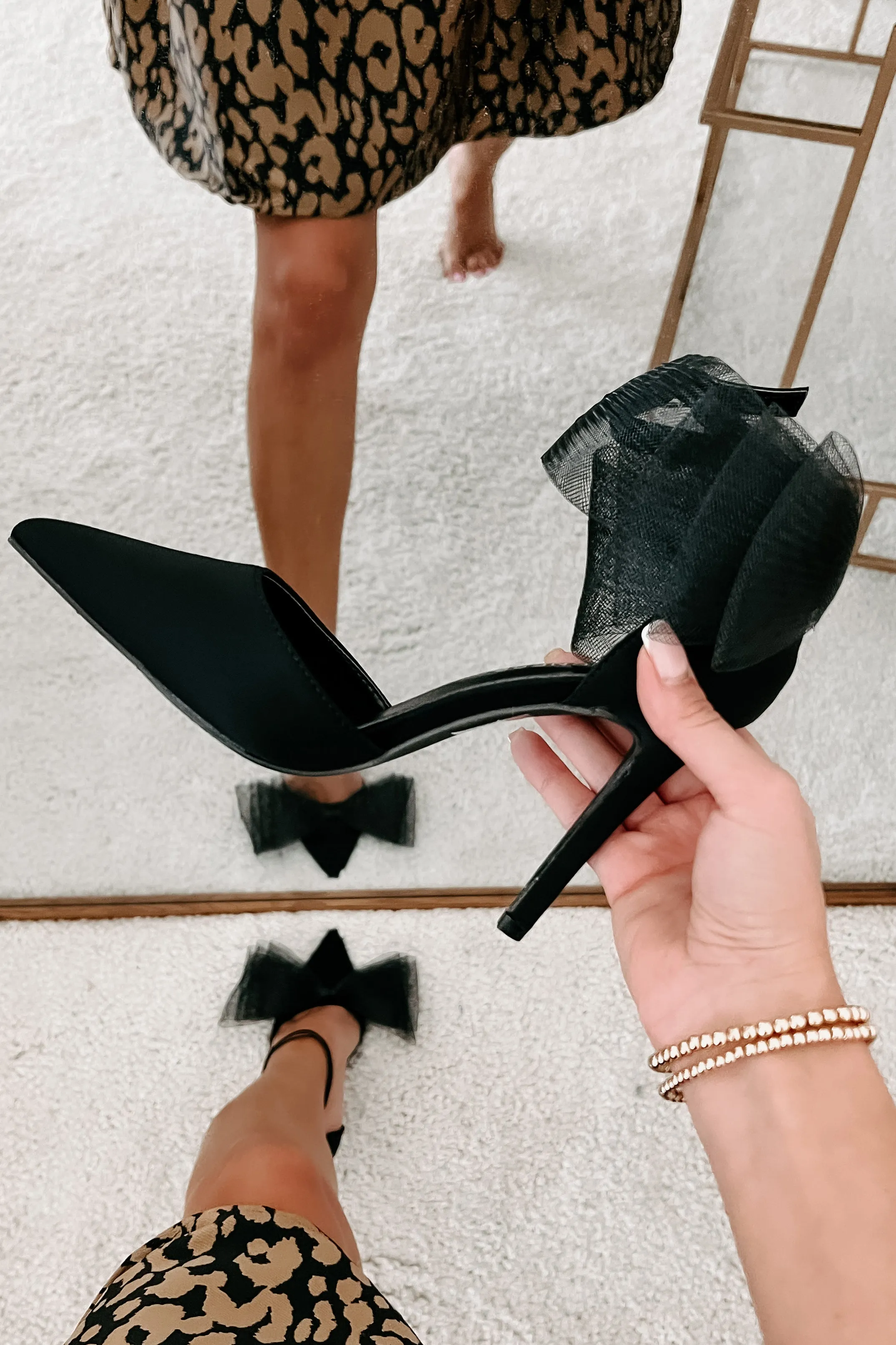 Mis-Matched Magic Bow Detailed Heels (Black)