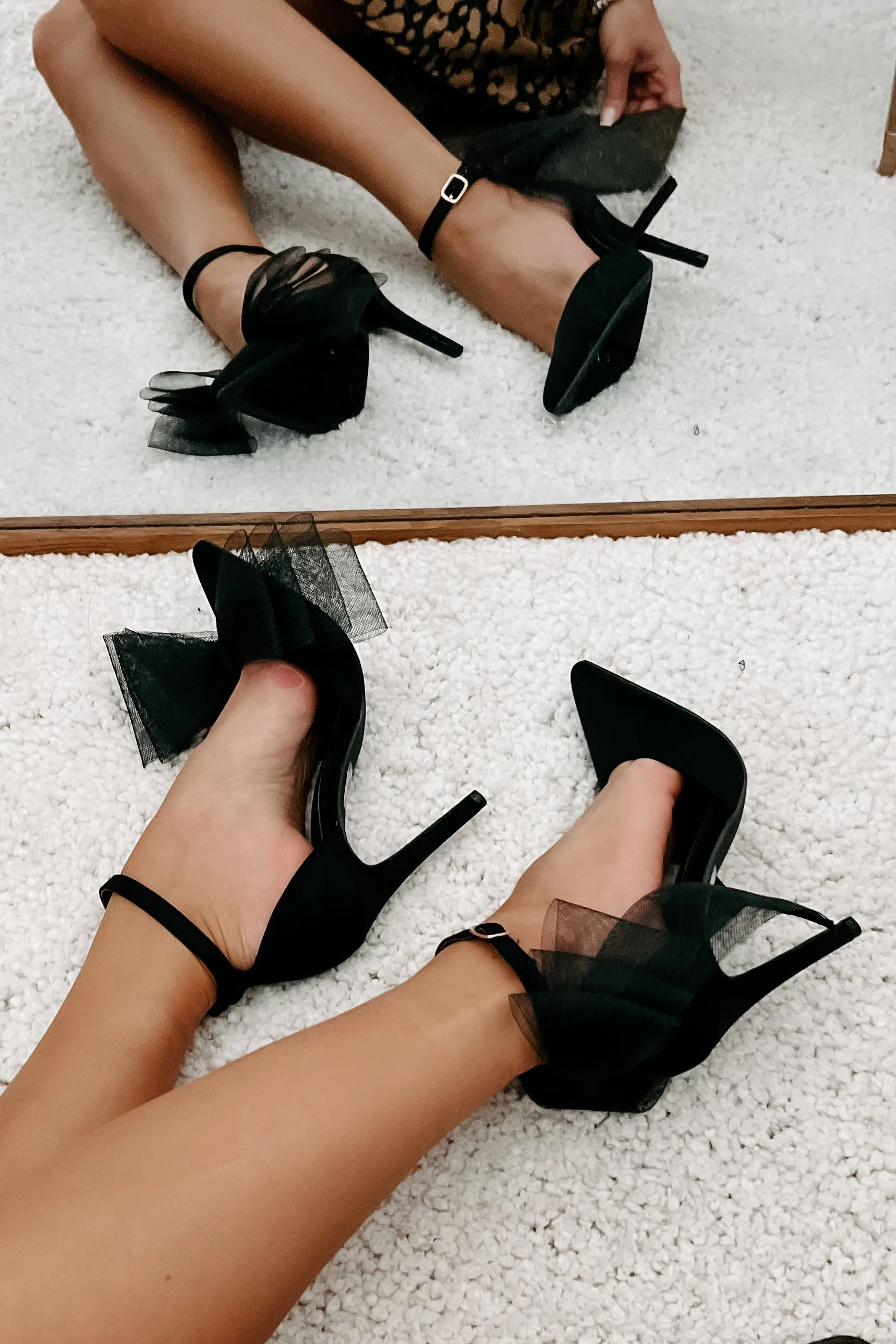 Mis-Matched Magic Bow Detailed Heels (Black)