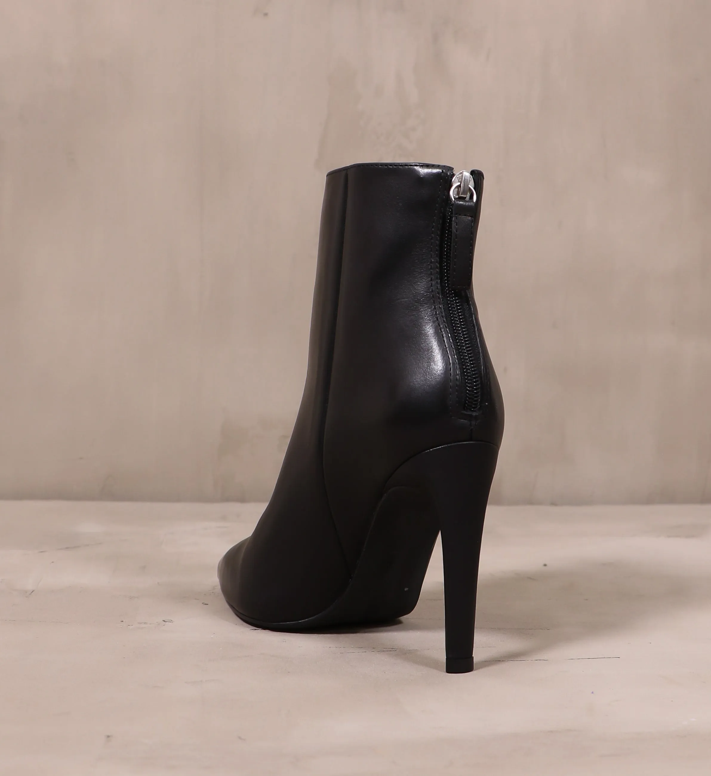 NOIR OR NEVER BOOTIE